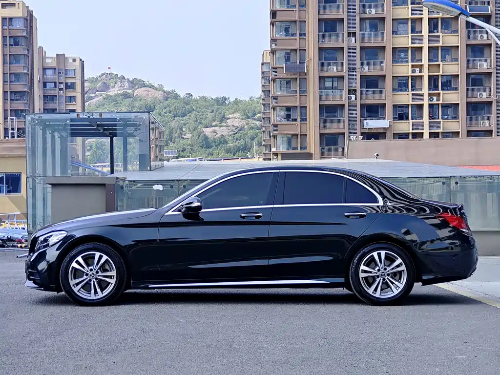 Mercedes-Benz C-Class — миниатюра 7