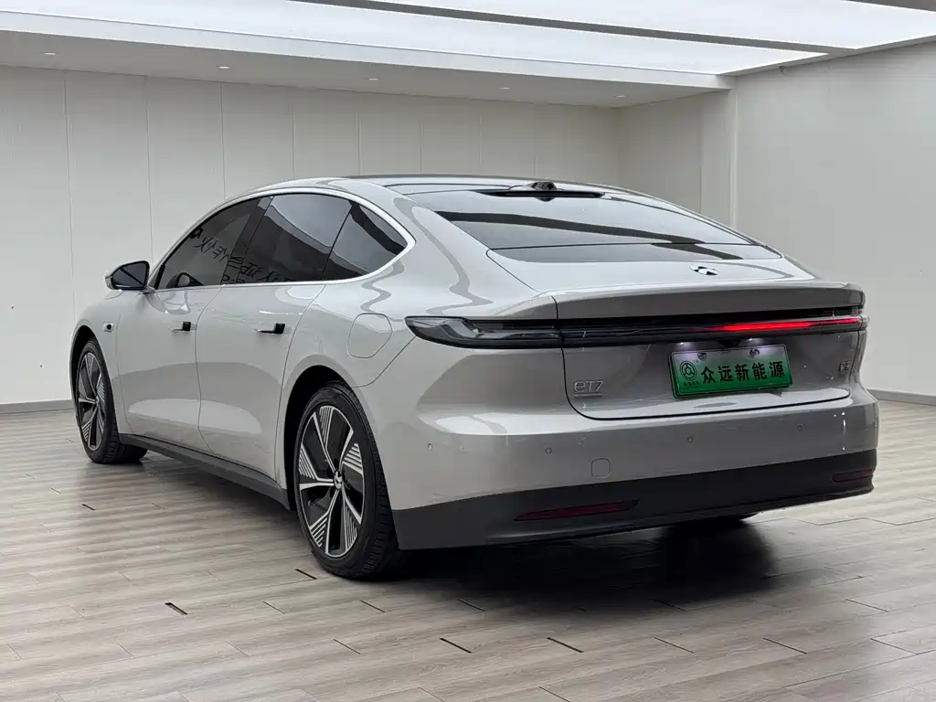NIO NIO ET7