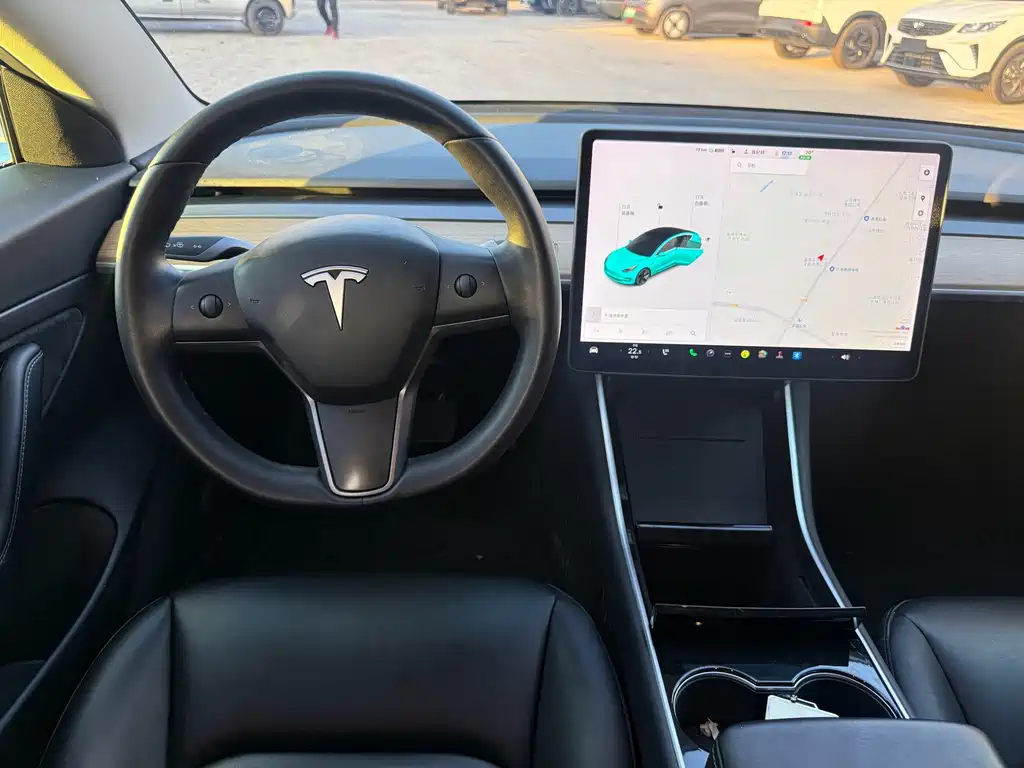 Tesla Model 3 — миниатюра 8