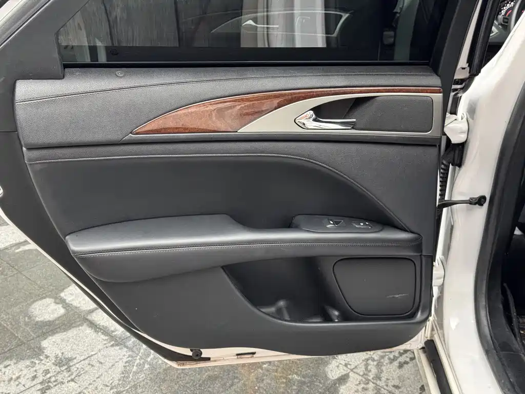 Lincoln MKZ — миниатюра 14