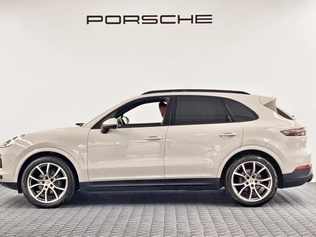 Porsche Cayenne — миниатюра 6