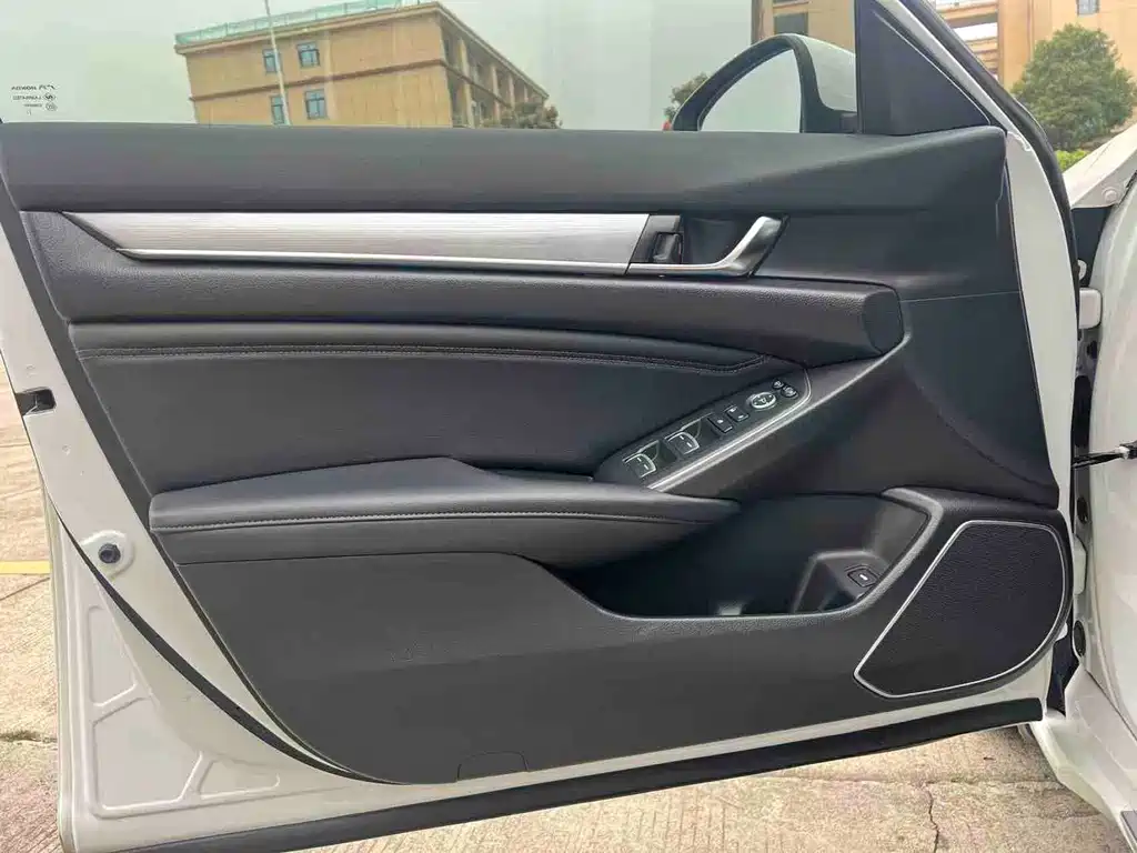Honda Accord 2022 — фото 14