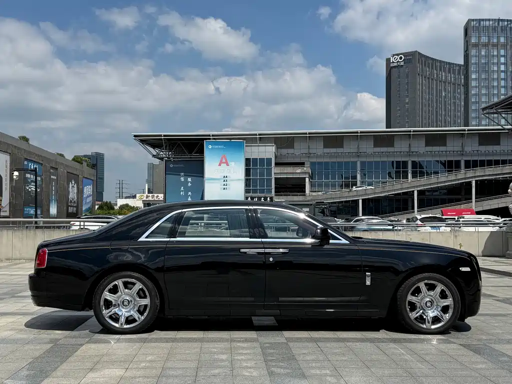 Rolls-Royce Ghost — миниатюра 6