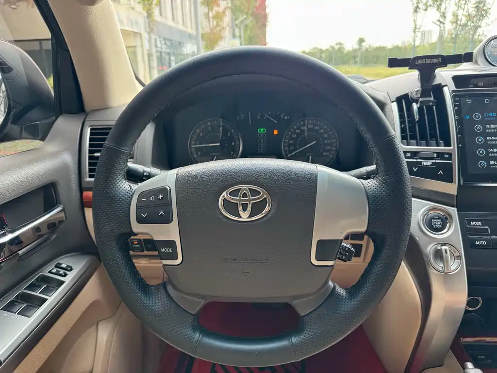 Toyota Land Cruiser — миниатюра 16