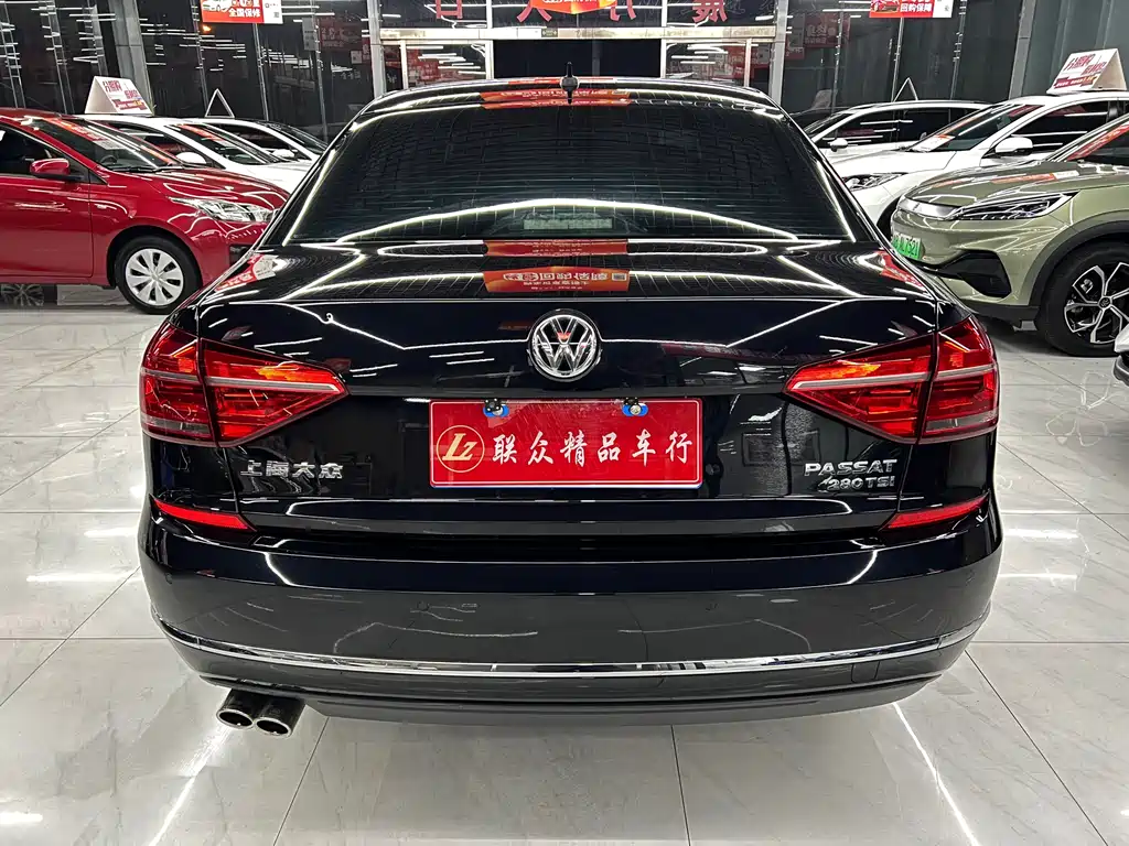 VOLKSWAGEN PASSAT