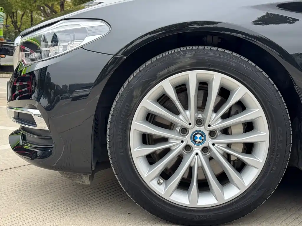 BMW 5 SERIES NEW ENERGY