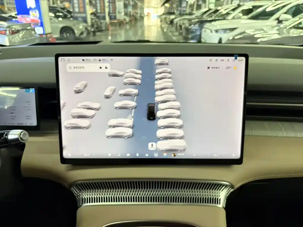 XPeng X9 — миниатюра 12