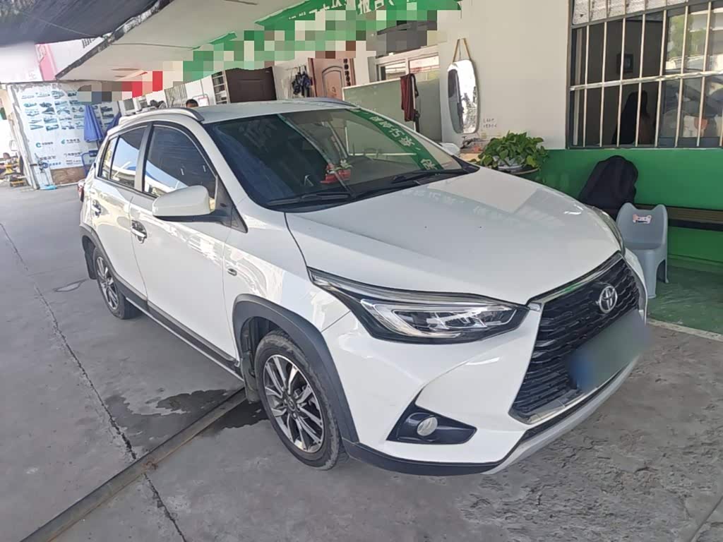 Toyota YARiS L Zhi Xuan 1.5 л 2021 г. Белый, пробег 35600 км