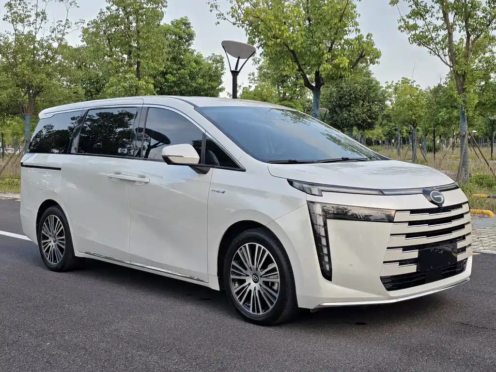 GAC Motor 传祺E8 PHEV — миниатюра 3