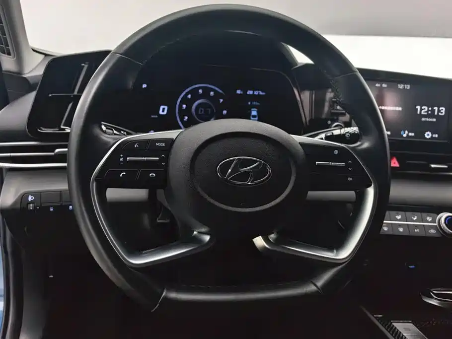 Hyundai Elantra — миниатюра 15