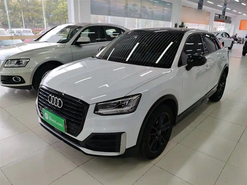 Audi Q2L 2019