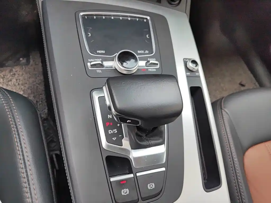 Audi Q5L — миниатюра 15