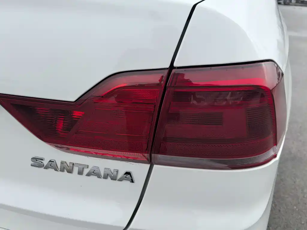 VOLKSWAGEN SANTANA