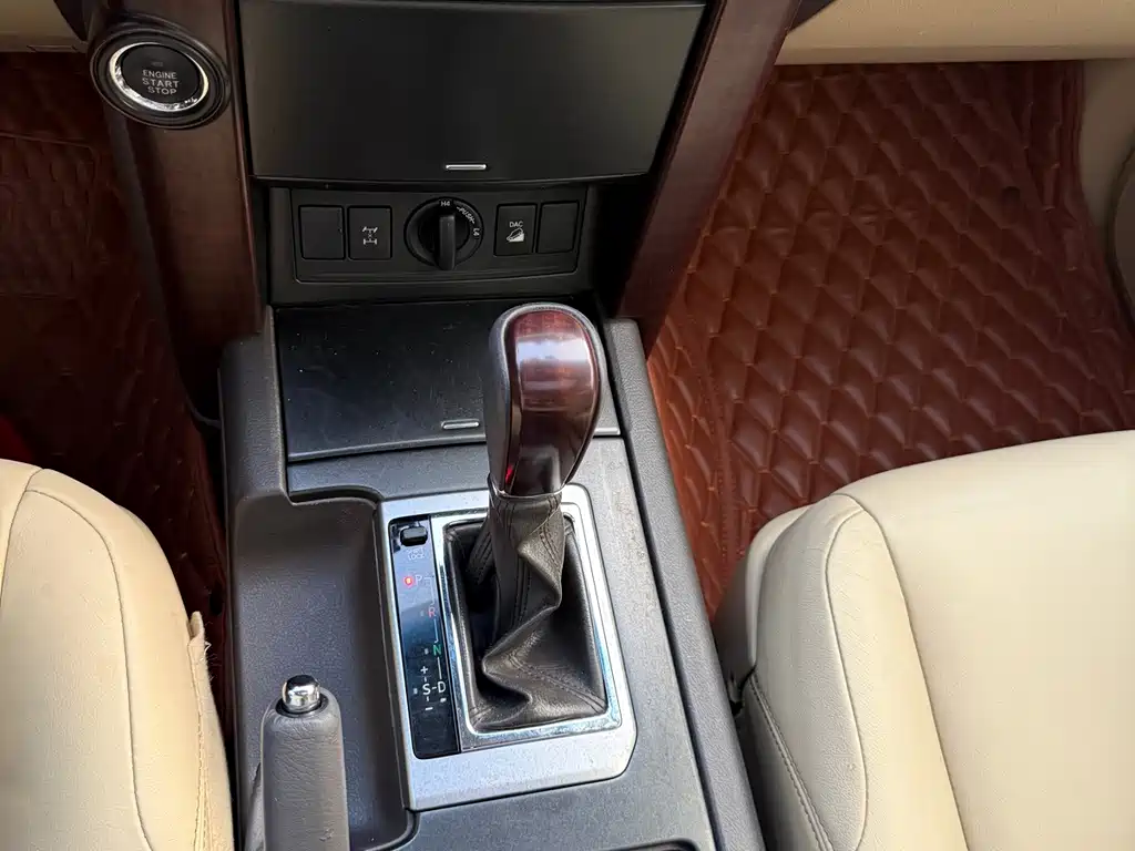 Toyota Prado — миниатюра 17
