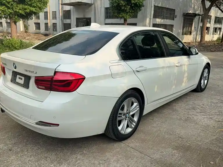 BMW 3 Series — миниатюра 6