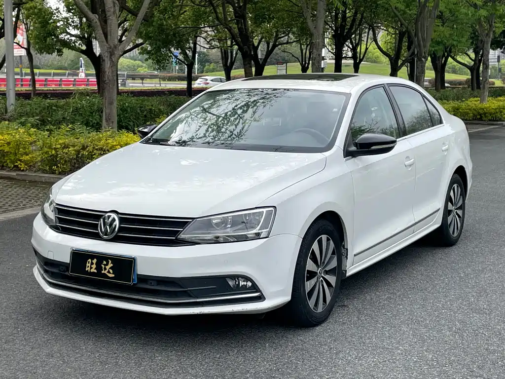 Volkswagen Sagitar 2018