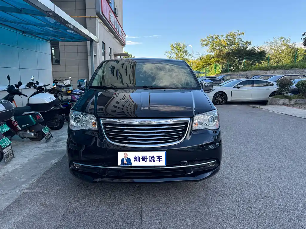 Chrysler Grand Voyager (Import) — миниатюра 2