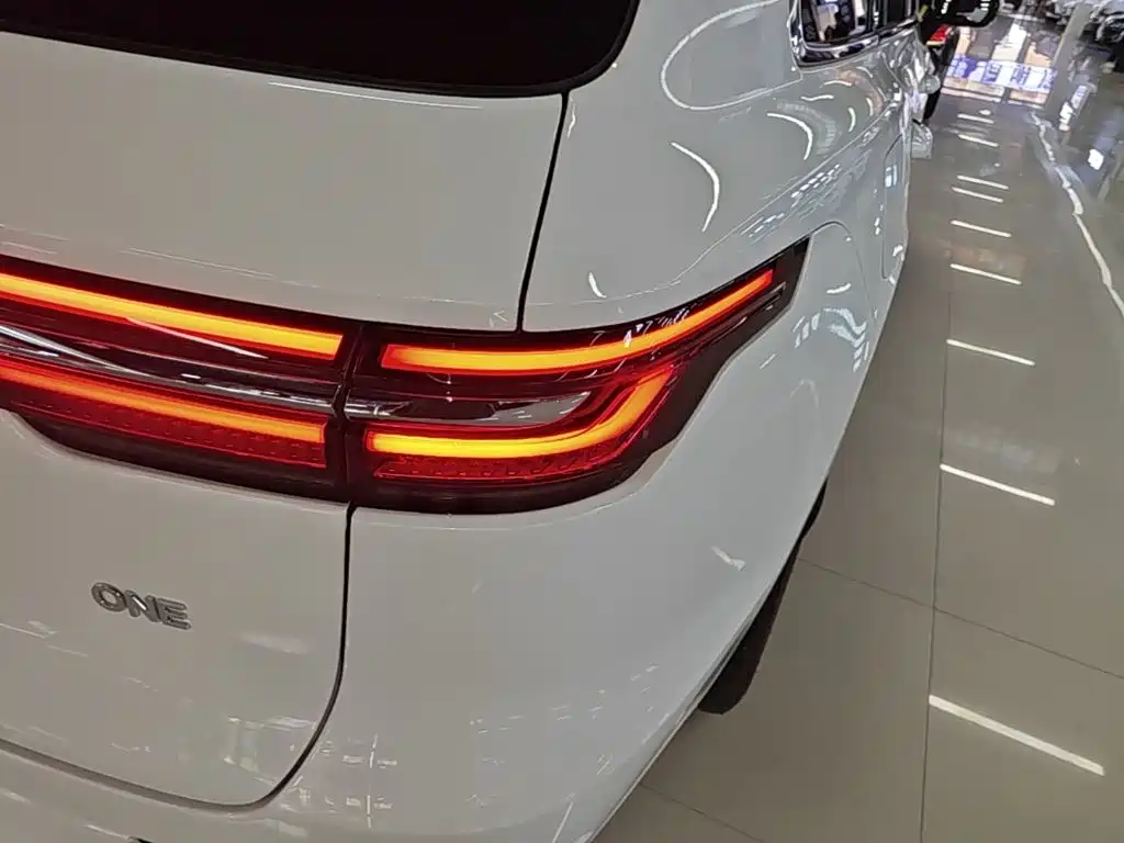Li Auto Li ONE — миниатюра 8