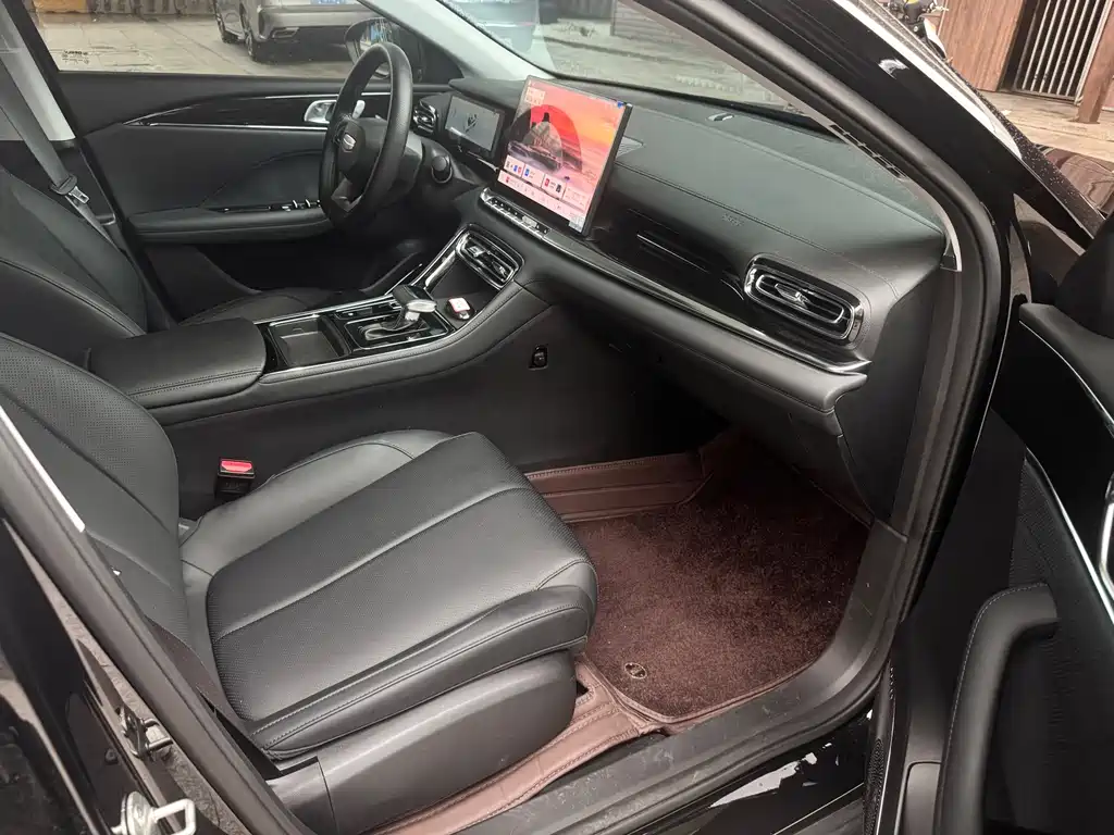 Geely Emgrand — миниатюра 10