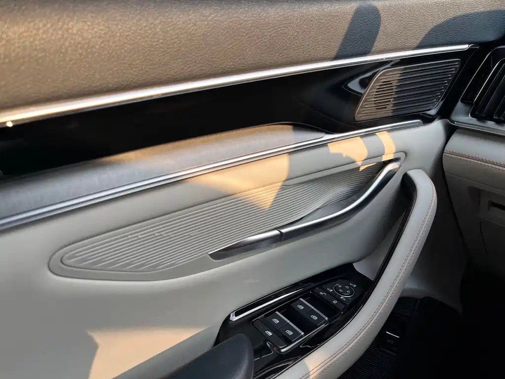 BYD PLUS New Energy — миниатюра 14