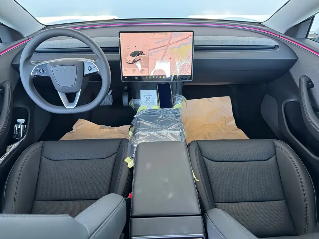 Tesla Model 3 — миниатюра 10