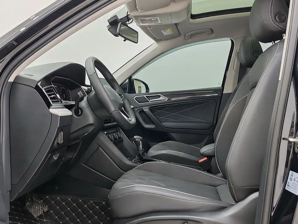 Volkswagen Tiguan L — миниатюра 10