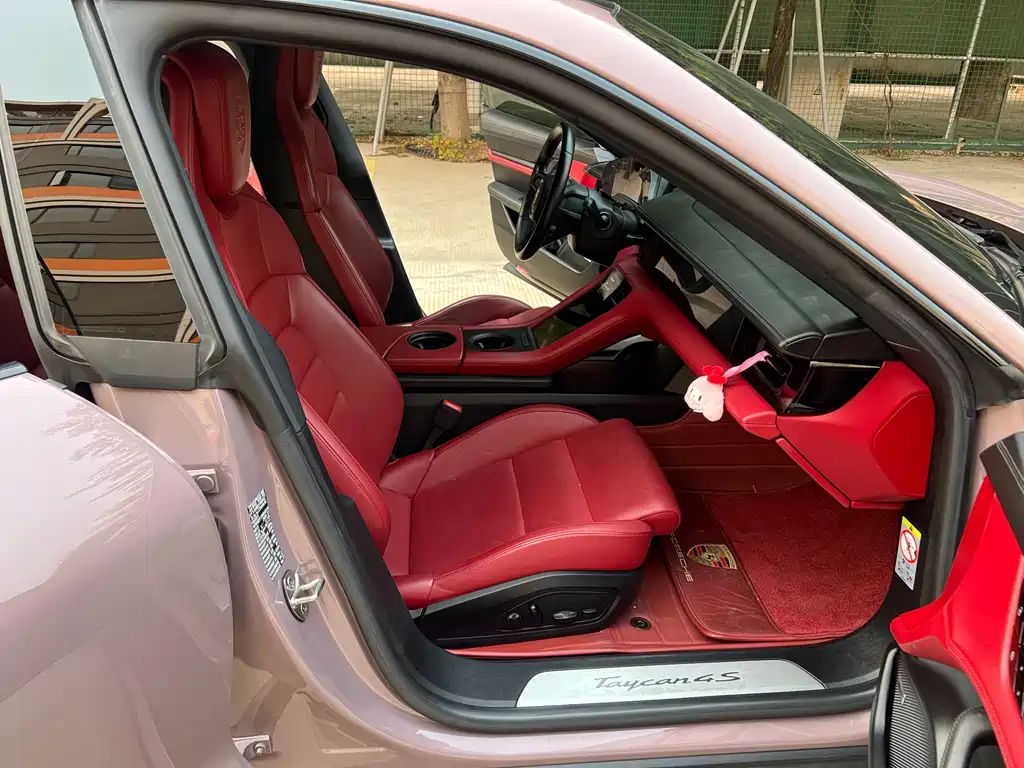 Porsche Taycan — миниатюра 8