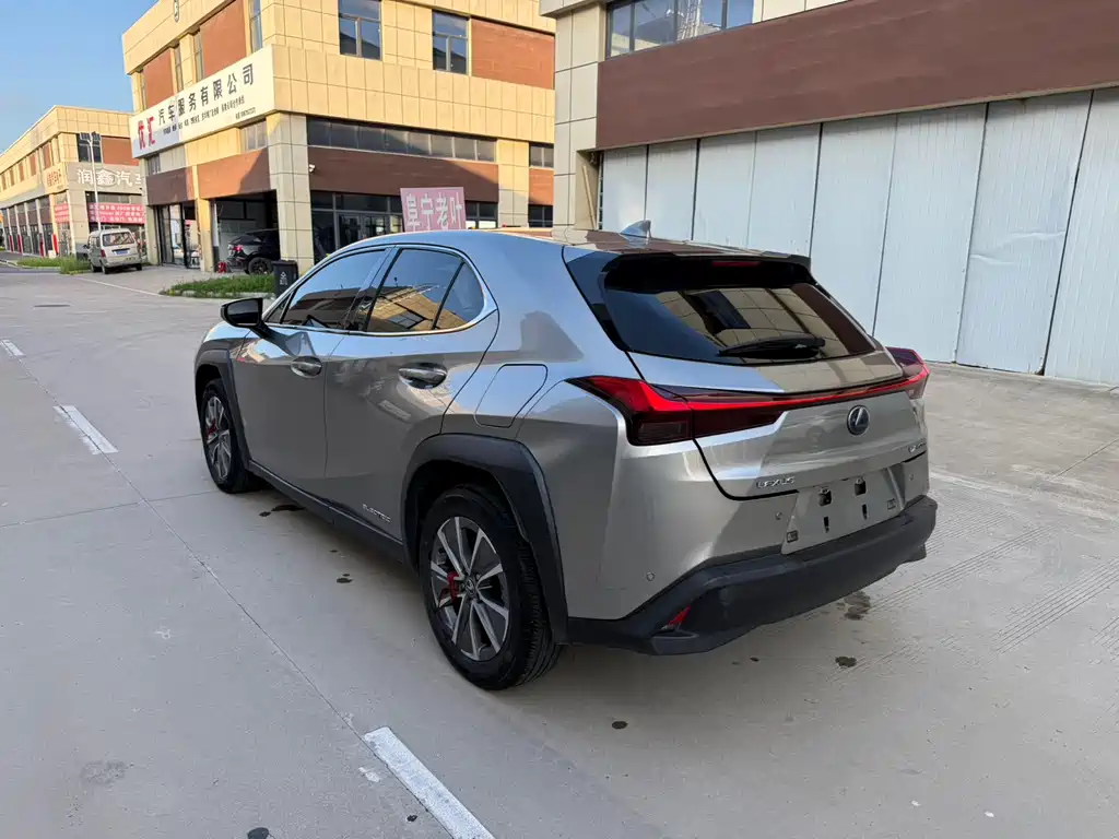 Lexus UX New Energy — миниатюра 8
