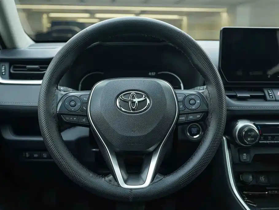 Toyota RAV4 — миниатюра 16