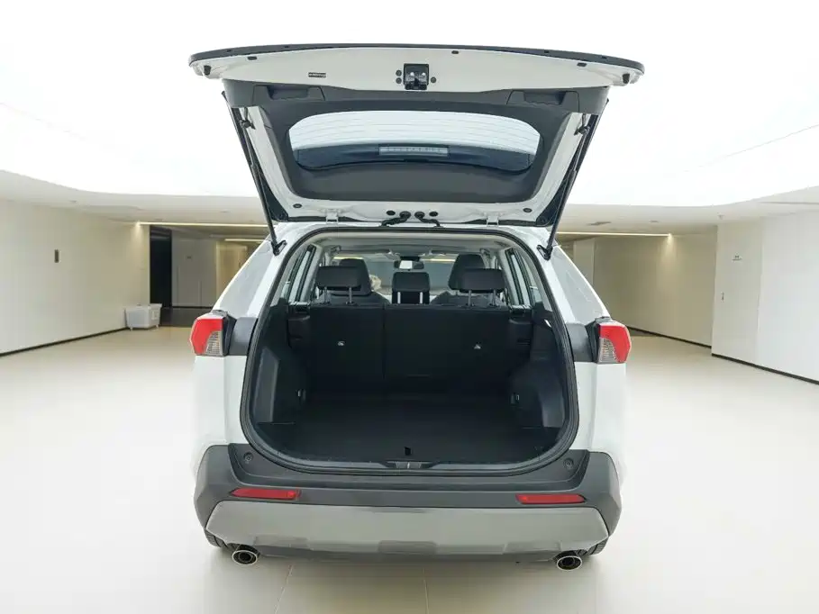 Toyota RAV4 — миниатюра 5