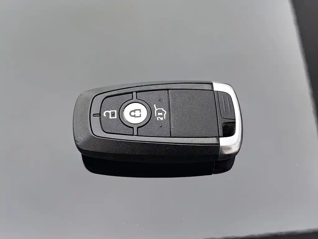 Ford Explorer — миниатюра 19