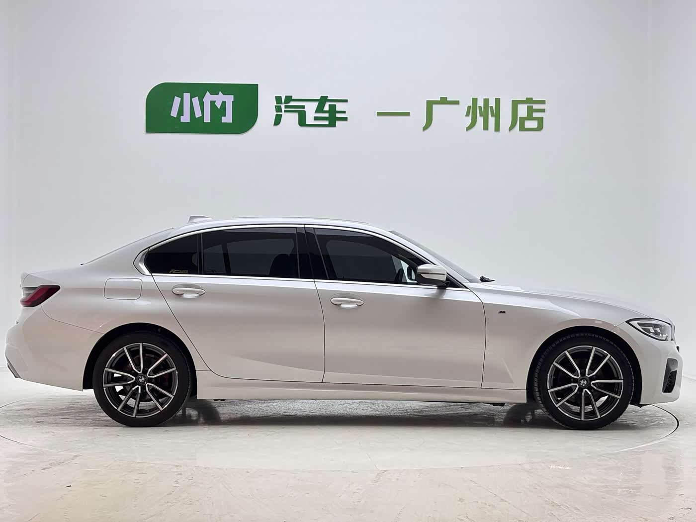 BMW 3 Series 2.0 л 2022 г. Белый, пробег 36000 км