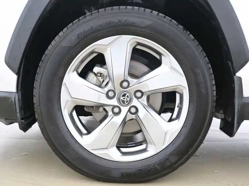Toyota RAV4 — миниатюра 12