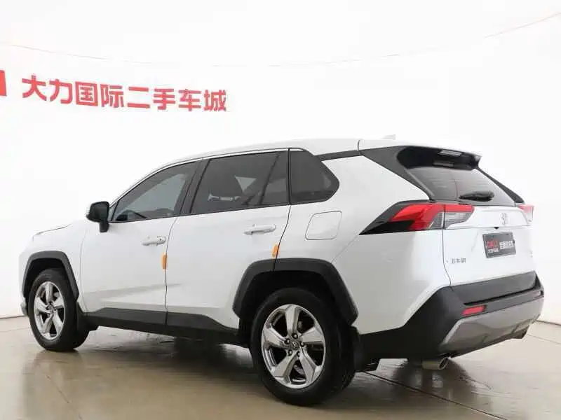 Toyota RAV4 — миниатюра 14