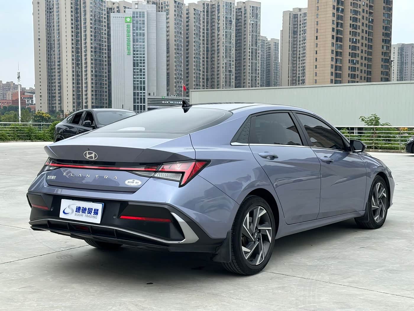Hyundai Elantra 1.5 л 2023 г. Голубой, пробег 19000 км