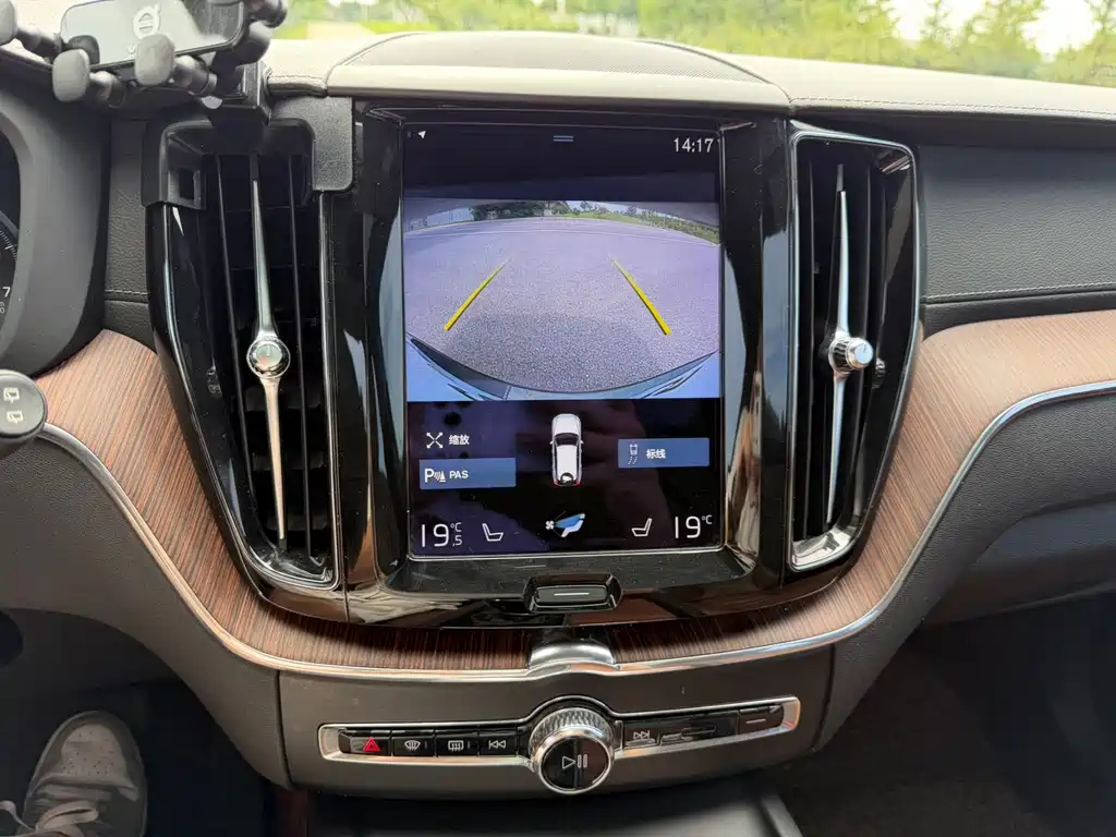 Volvo XC60 — миниатюра 13