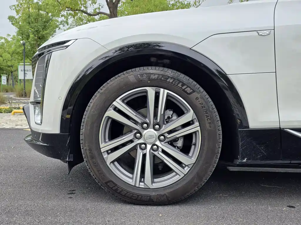 Cadillac Lyriq — миниатюра 24