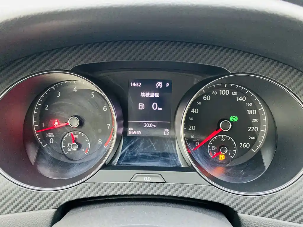 Volkswagen Golf · 2016 230TSI AT Luxury