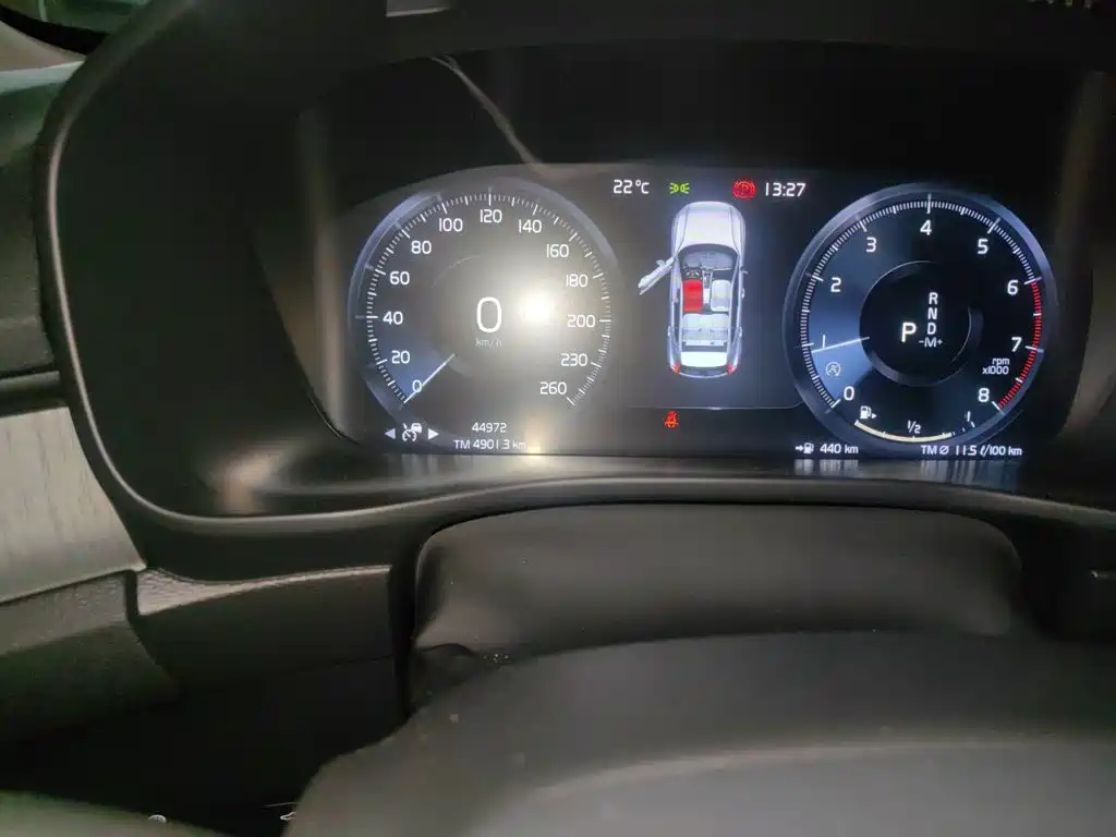 Volvo XC40 — миниатюра 5