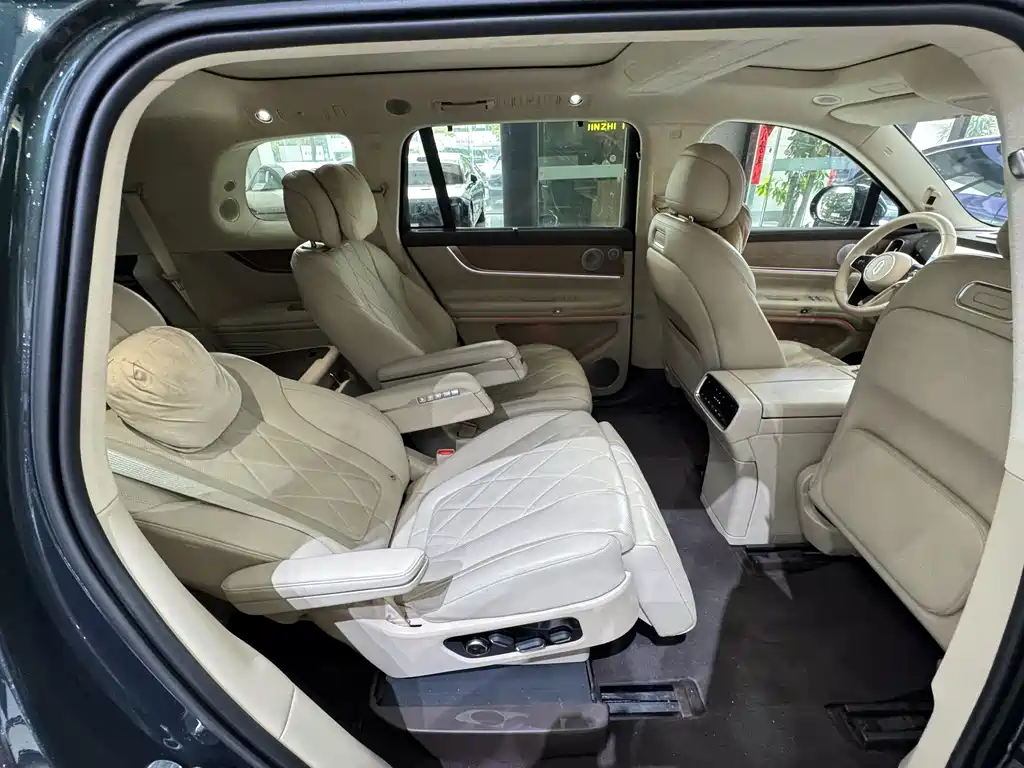 AITO ASK THE WORLD M9