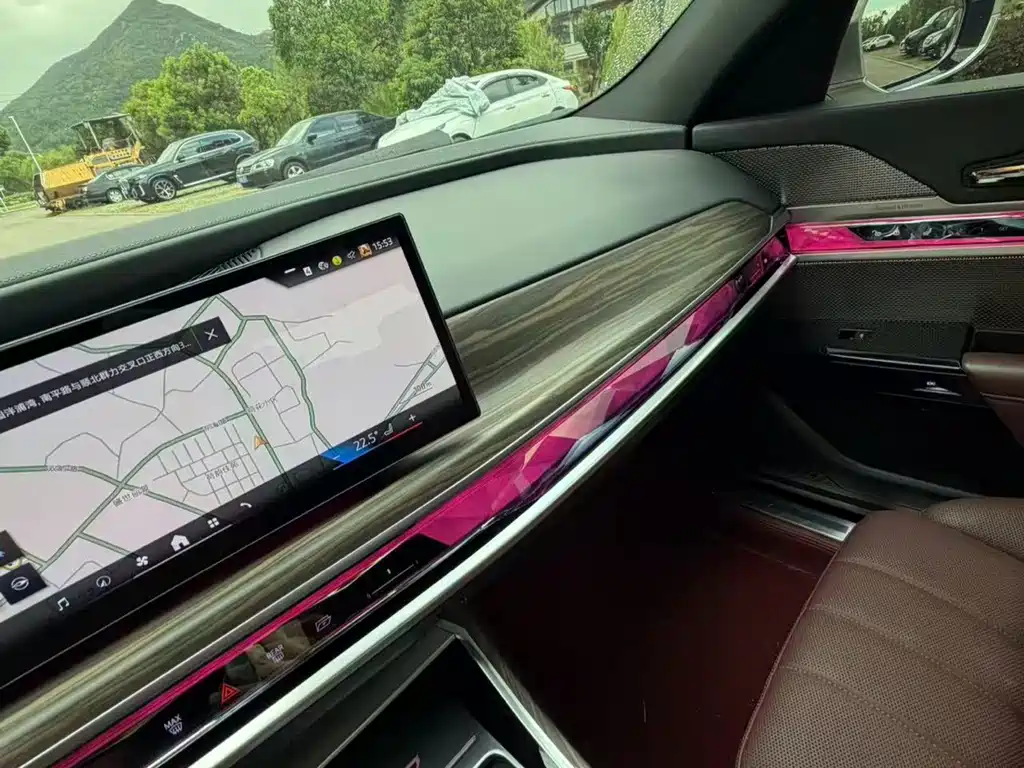 BMW i7 — миниатюра 14