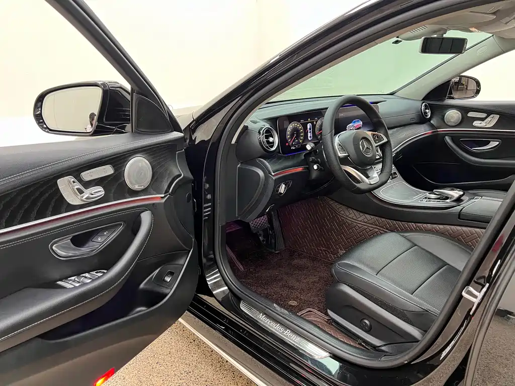 Mercedes-Benz E-Class — миниатюра 15