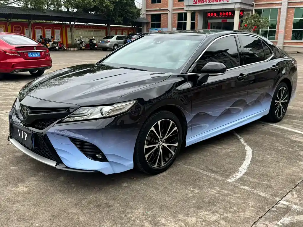 TOYOTA CAMRY