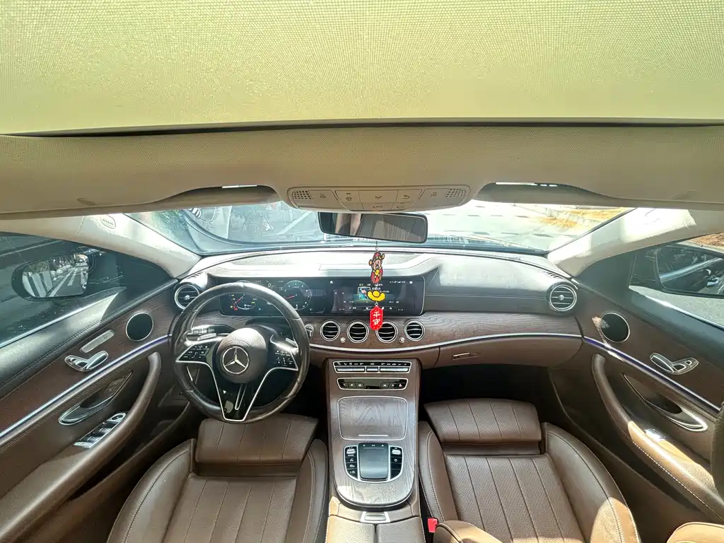 Mercedes-Benz E-Class — миниатюра 13