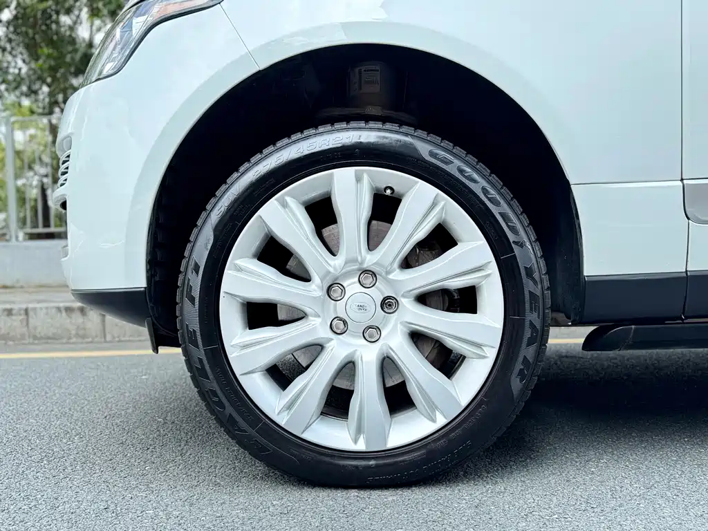 Land Rover Range Rover — миниатюра 23