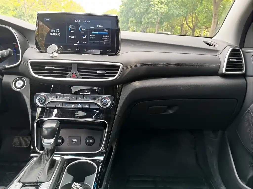 Hyundai Tucson — миниатюра 13