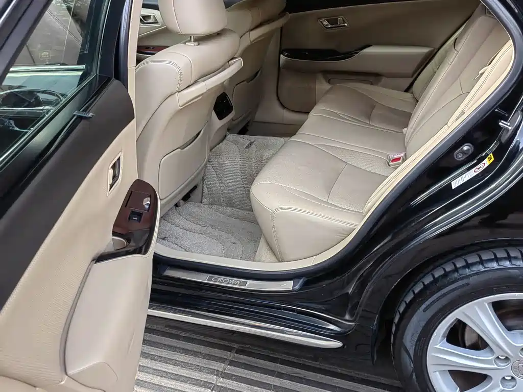 Toyota Crown 2010 3.0L Royal Saloon VIP