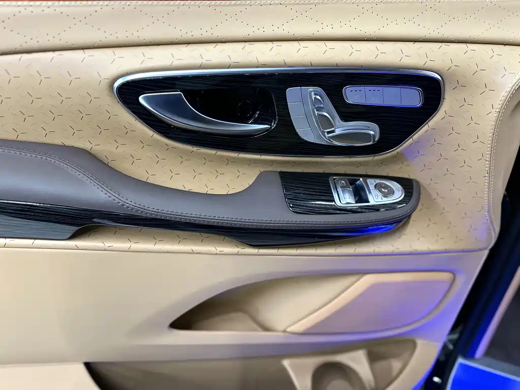 Mercedes-Benz V-Class V 2024 V 300 L Luxury