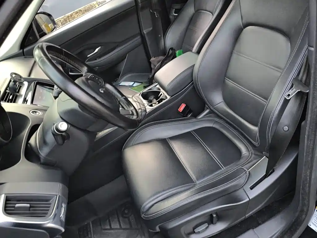 Jaguar E-PACE — миниатюра 16