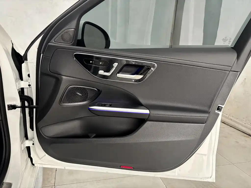 Mercedes-Benz C-Class New Energy C 350 eL, фото 23
